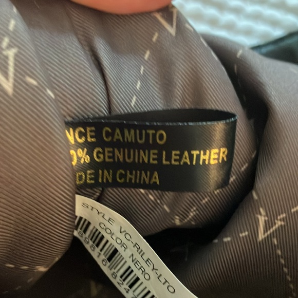 Vince Camuto 100% black leather purse - Picture 7 of 8